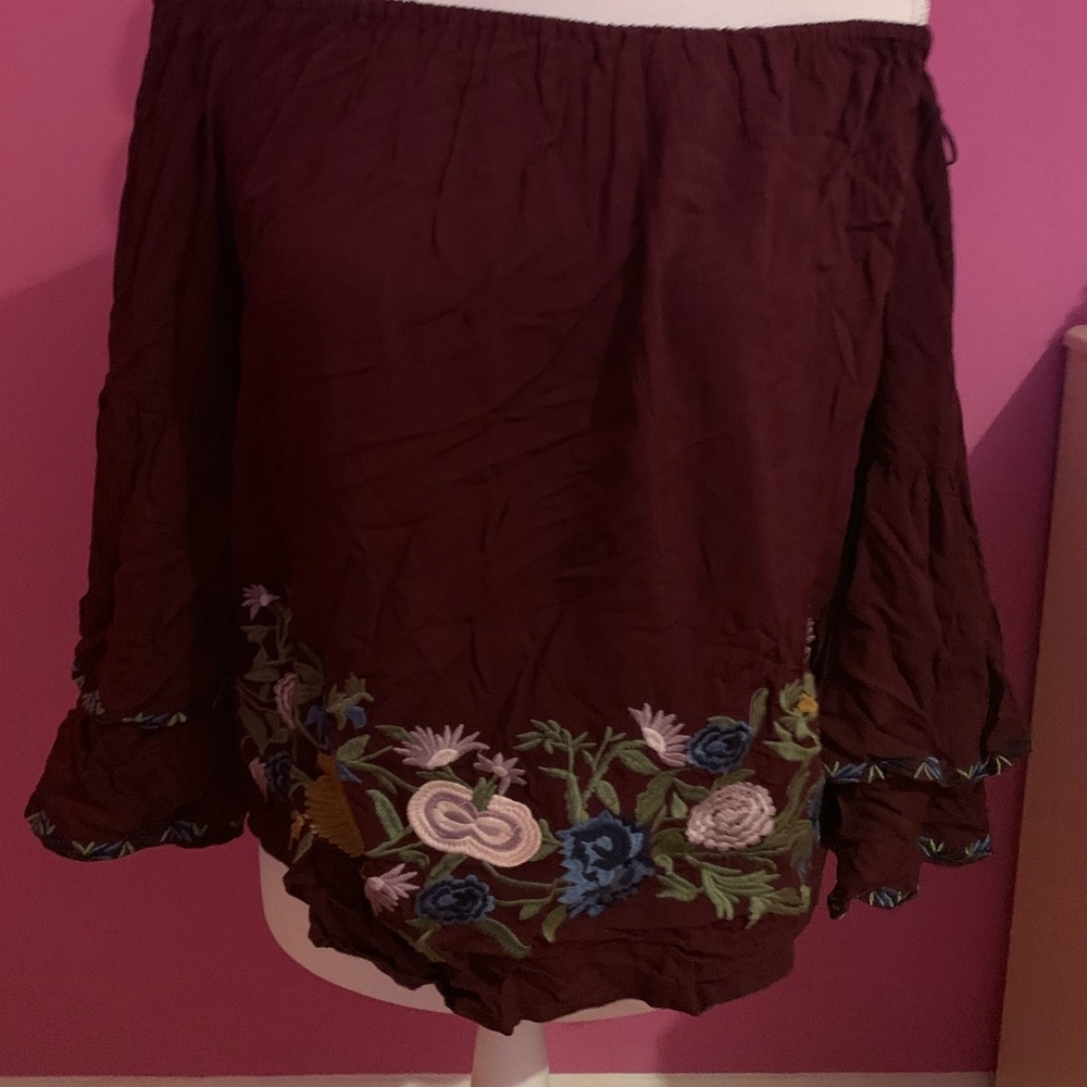 Bell sleeve maroon shirt